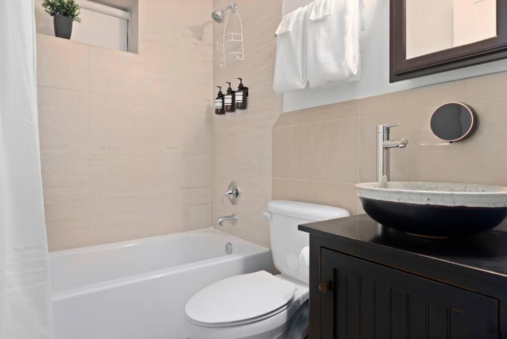 Upscale 2Br Apartment With Patio Washington Exteriér fotografie